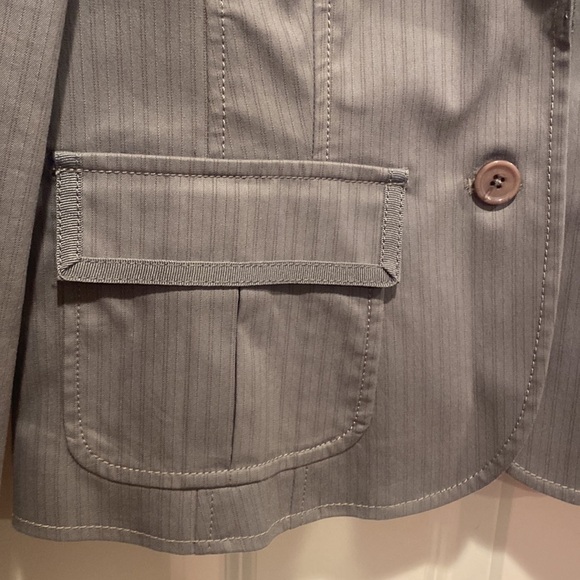City Unlimited, Gray Pinstriped Blazer Structured Jacket Size 10 Fully Lined - Picture 4 of 6